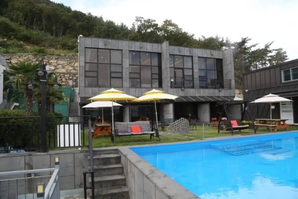Yeosu the Island Looks Pension