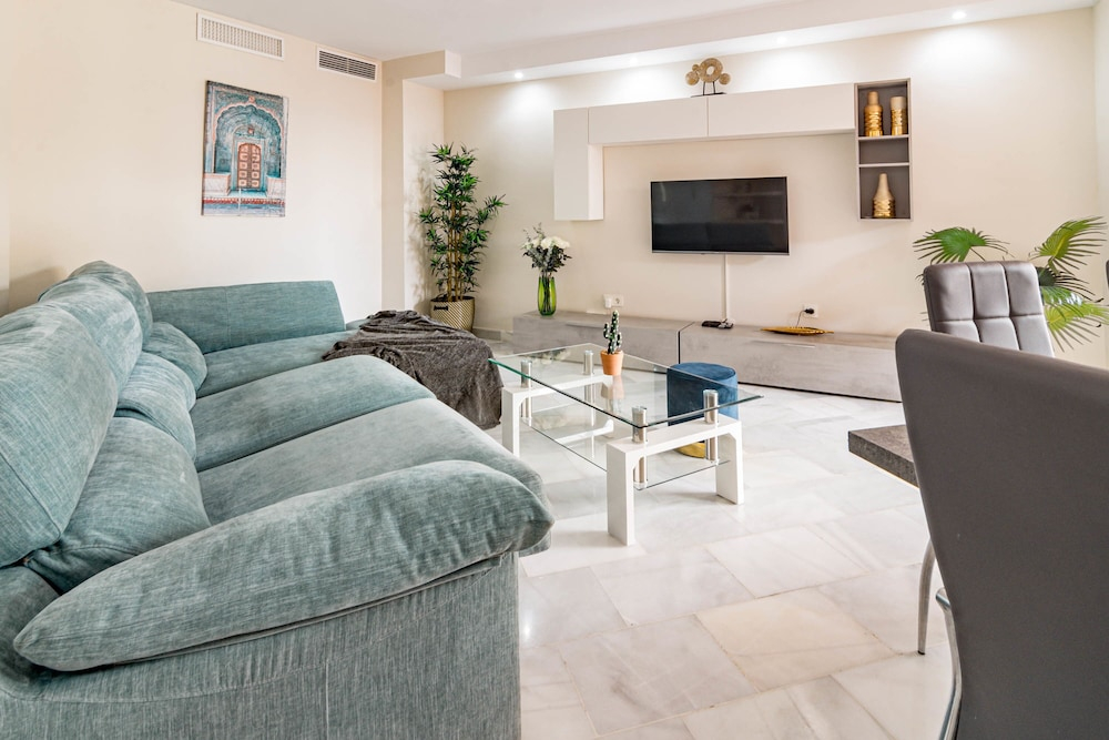 Bb.b5 - Spacious Apartment With Amazing View