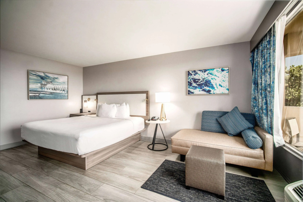 La Quinta by Wyndham Cocoa Beach Oceanfront