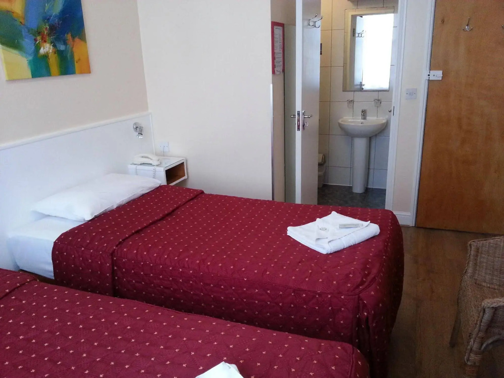 Melbourne House Hotel