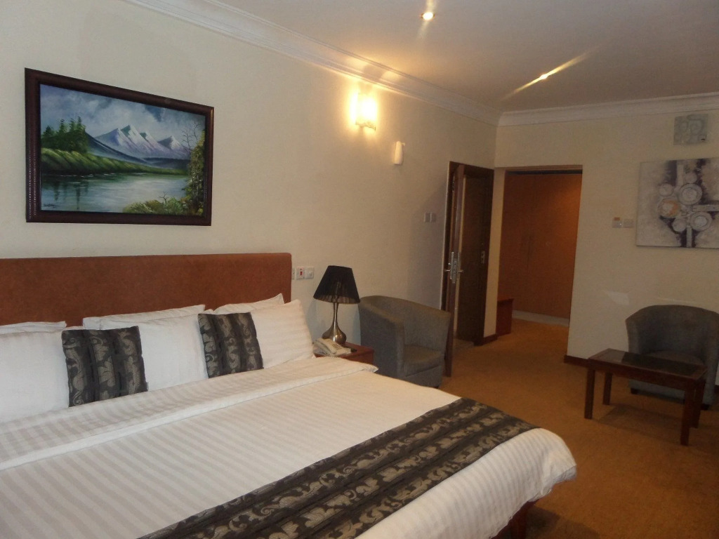 Pearl Gate Hotel