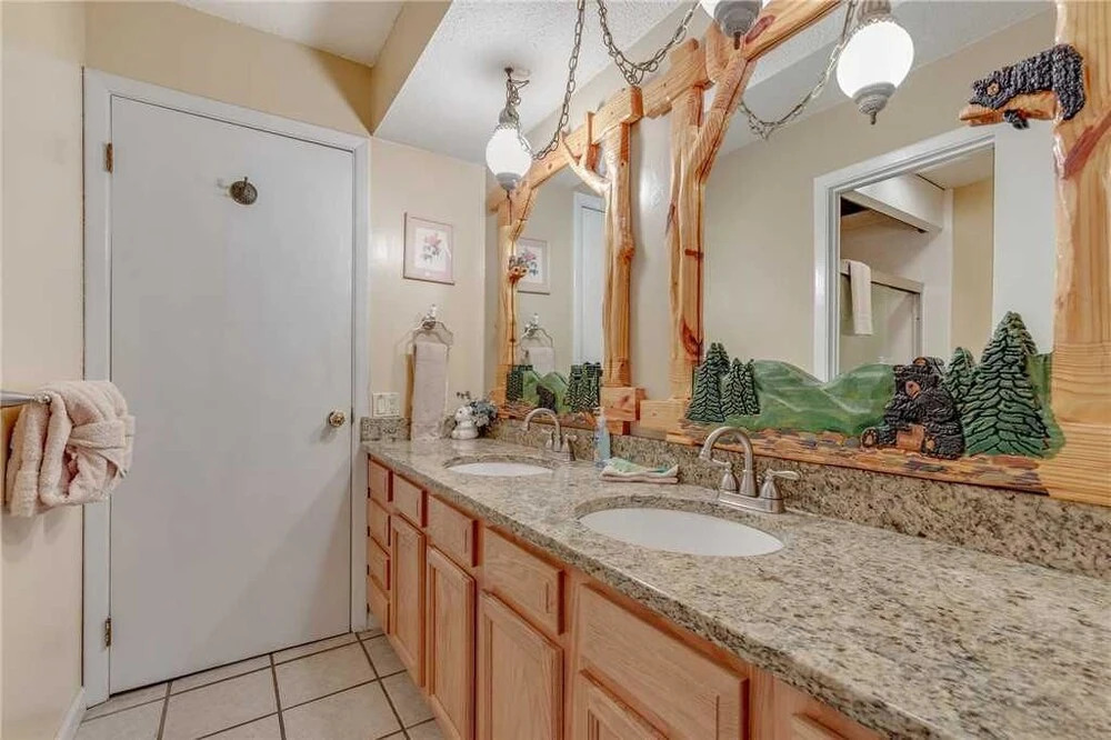 NeverEnding View 3 Bedroom Home with Hot Tub