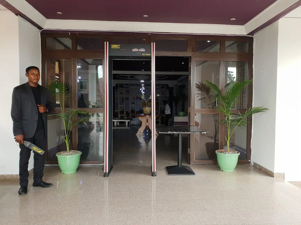Serendib Hotel and Apartments
