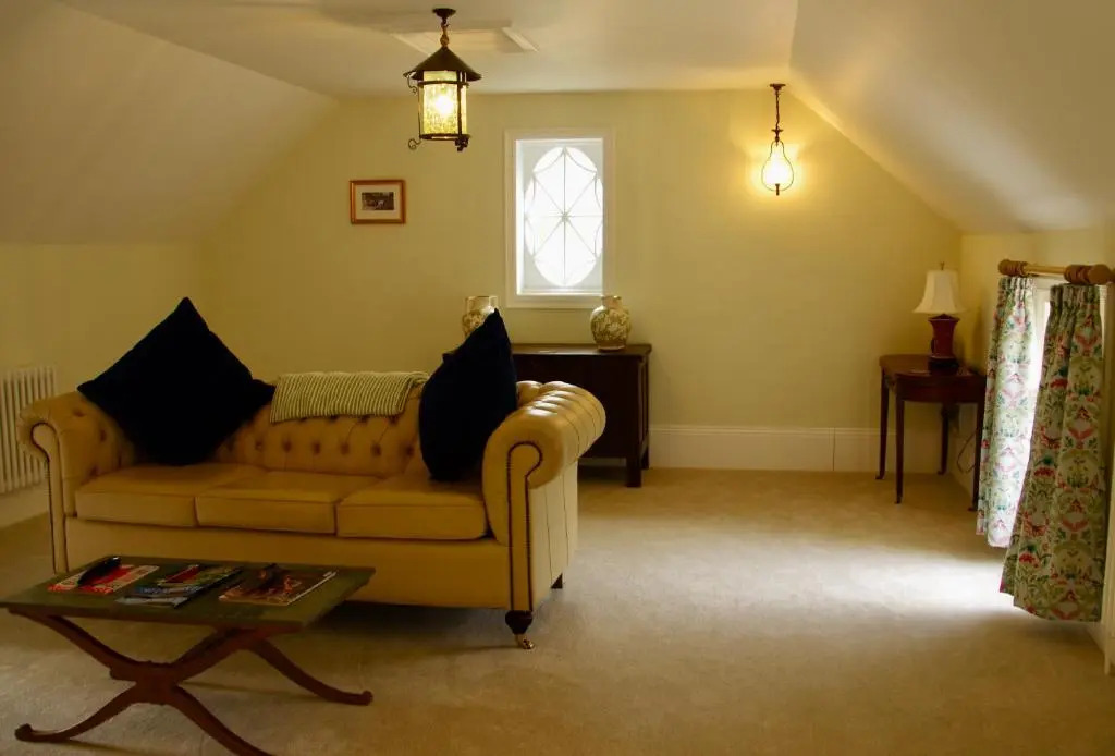 The Georgian Coach House:New Forest with Hot Tub (Adults Only)