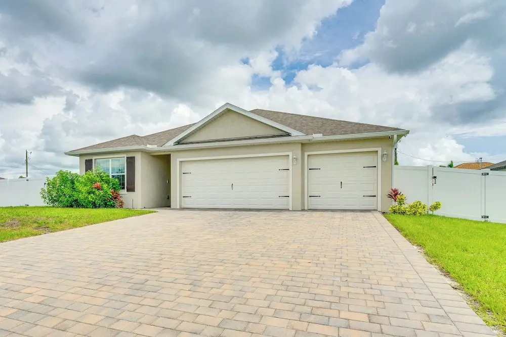 Pickleball Court, Saltwater Pool: Cape Coral Home!