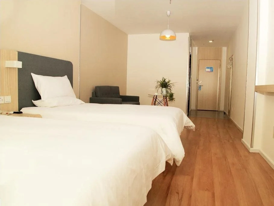 Hanting Hotel Kunming Mingcui Lake Yuantong Mountain