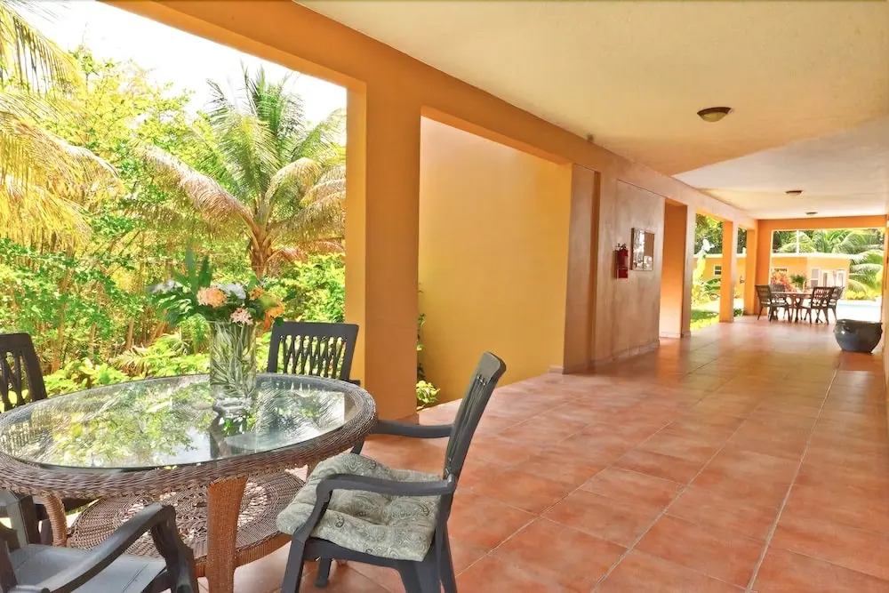 Las Palmas Inn