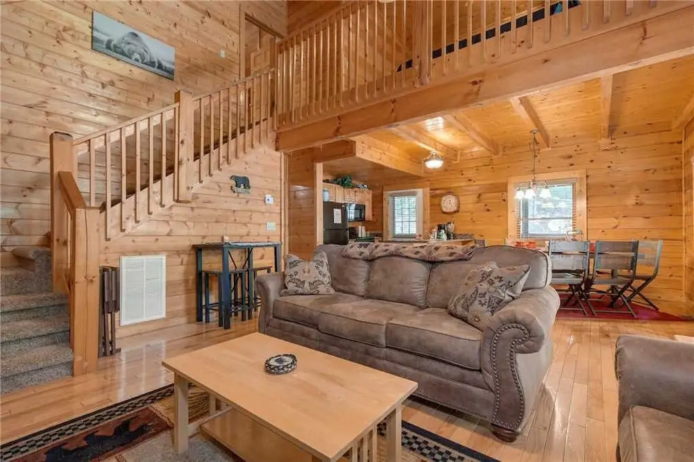 A Mountain Paradise 2 Bedroom Home with Hot Tub