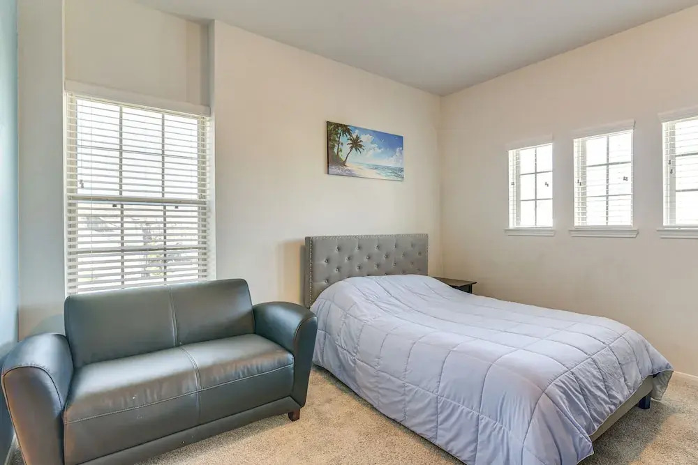 Games, Films & Outdoor Fun: Luxe Home in La Marque