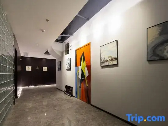OZE Hotel (Hefei Binhu Yintai Branch)