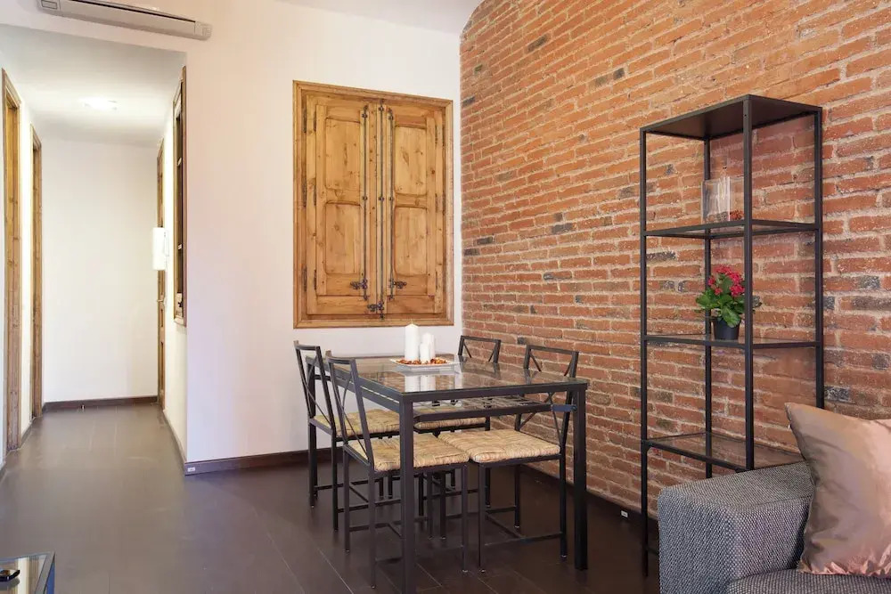 Bright Apartment Near Sagrada Familia