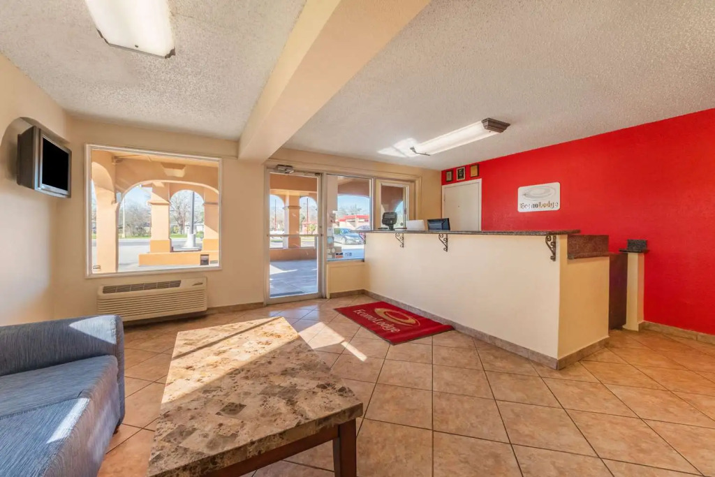 Econo Lodge San Marcos University Area