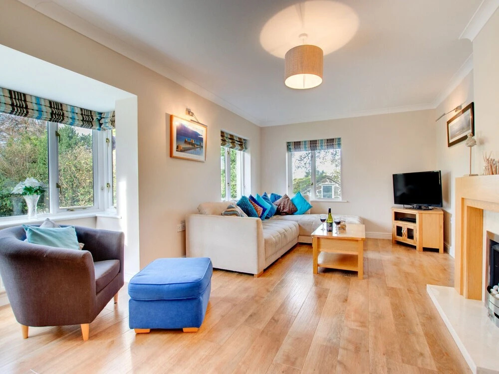 Luxurious Holiday Home in Saundersfoot With Fireplace