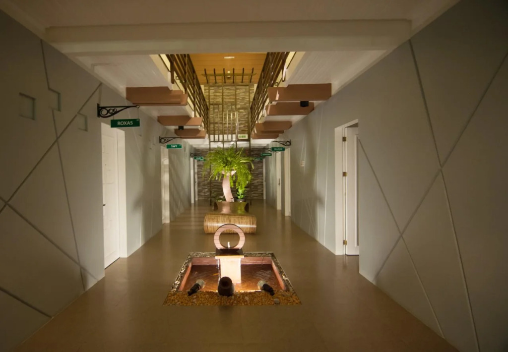 Avenue One Hotel