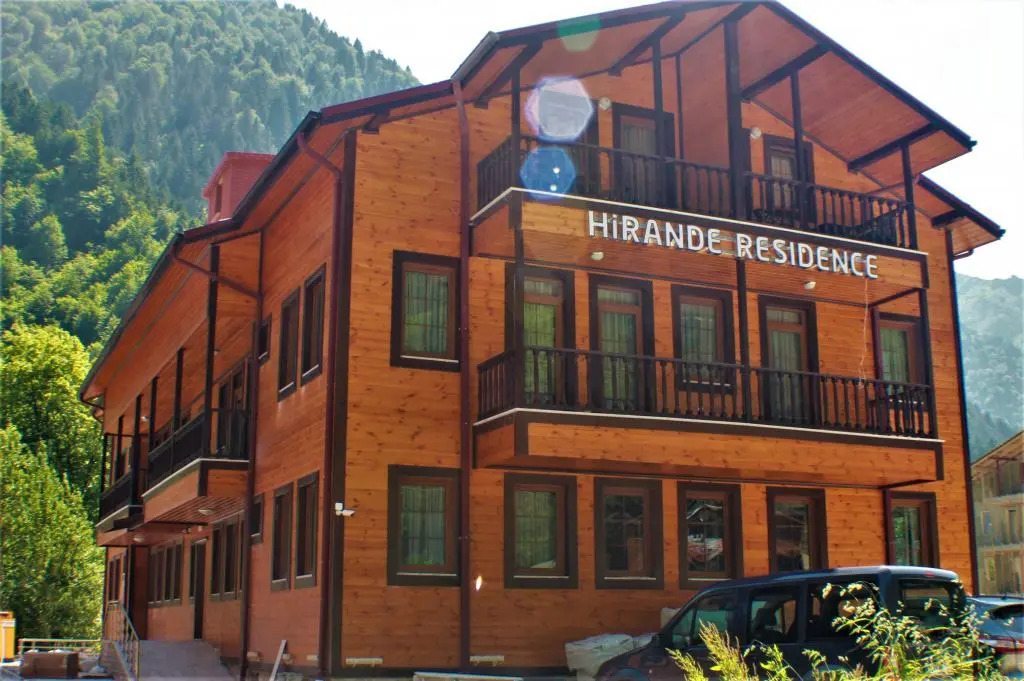 Hirande Uzungöl