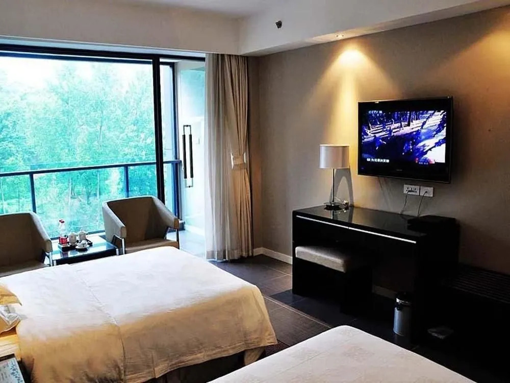Xiuquanyingyue Hot Spring Garden Hotel
