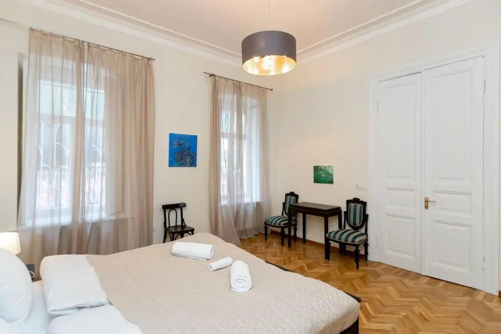 Precious 2 Bedroom apt In The Heart Of Tbilisi