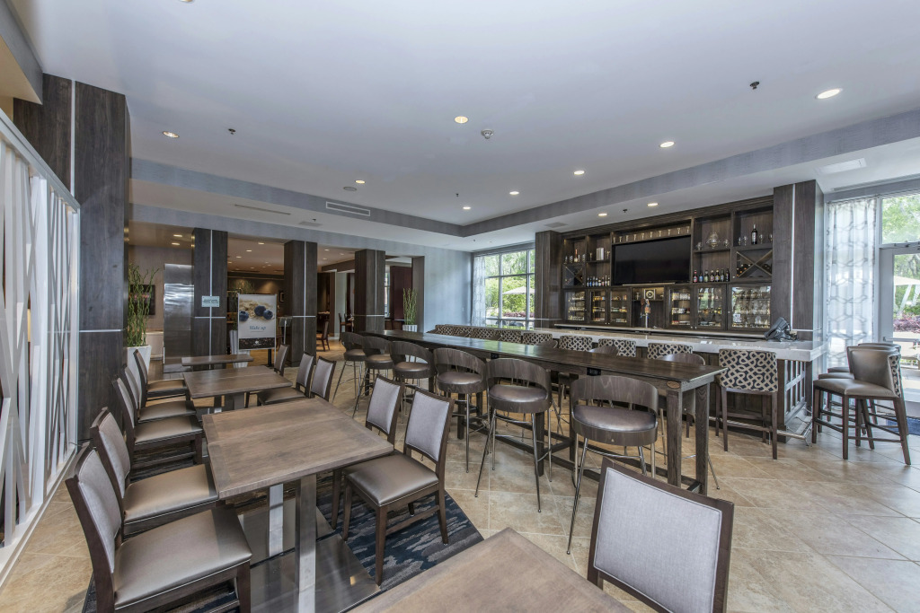 DoubleTree by Hilton North Charleston - Convention Center