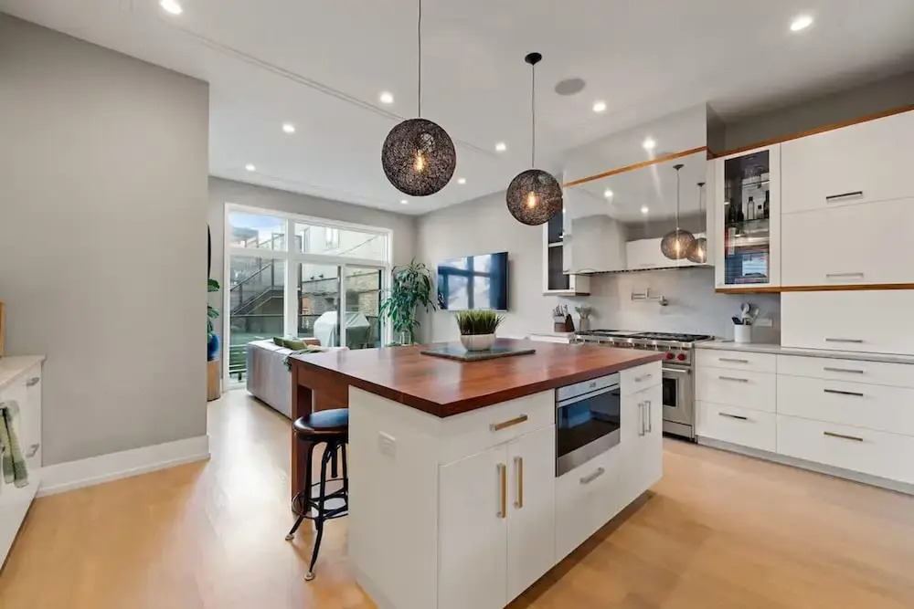 Stunning 5BR Home With 2 Rooftops Sauna Hot Tub