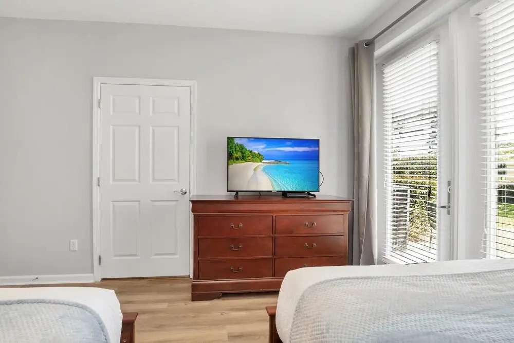 Elegant and Spacious 3BD Town Home With CDC Standards - CLOSE to Convention Center #3VC007