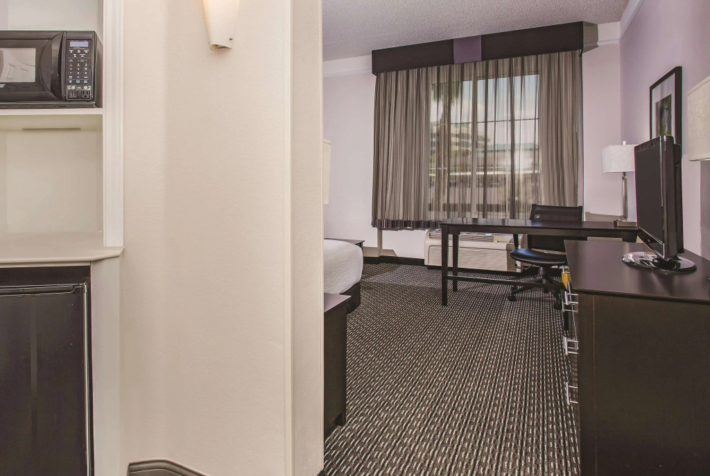 La Quinta by Wyndham Las Vegas Summerlin Tech