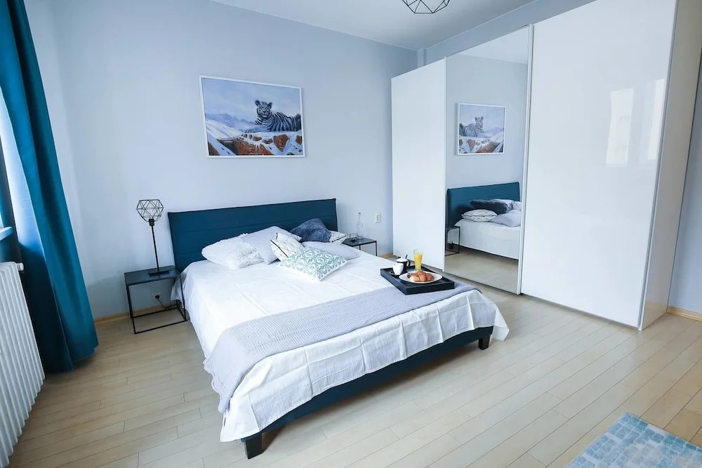 FM Deluxe 2-BDR Apartment - Nika's Place on Dondukov Blvd.