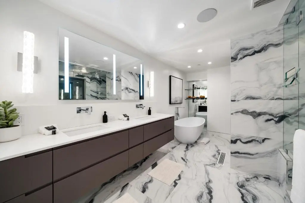 Modern Smart Home With Spectacular Views