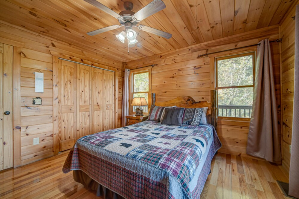 Mountain Bear Lodge by Escape to Blue Ridge