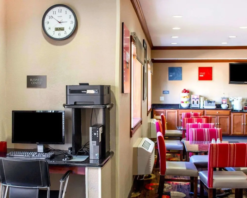 Comfort Inn & Suites Coralville - Iowa City near Iowa River Landing