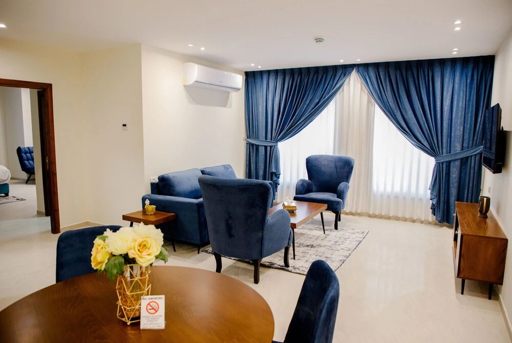 Al-Istiklal Suites