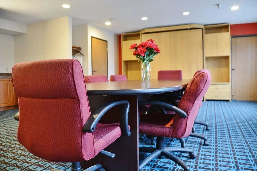 Country Hearth Inn & Suites - Kenton