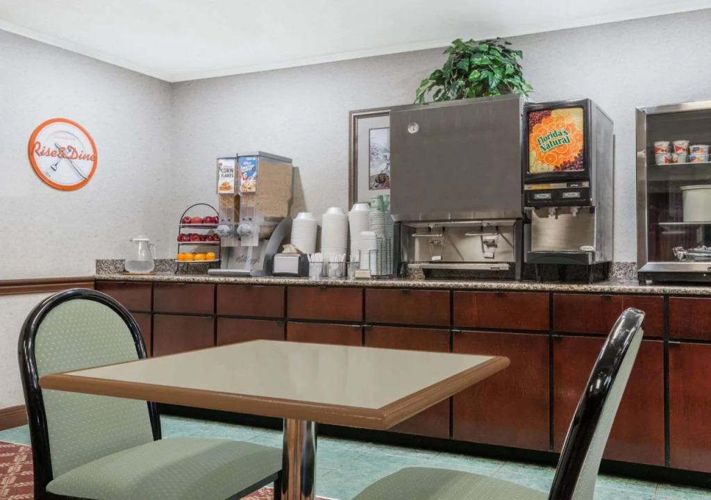 Guesthouse Inn & Suites Lexington