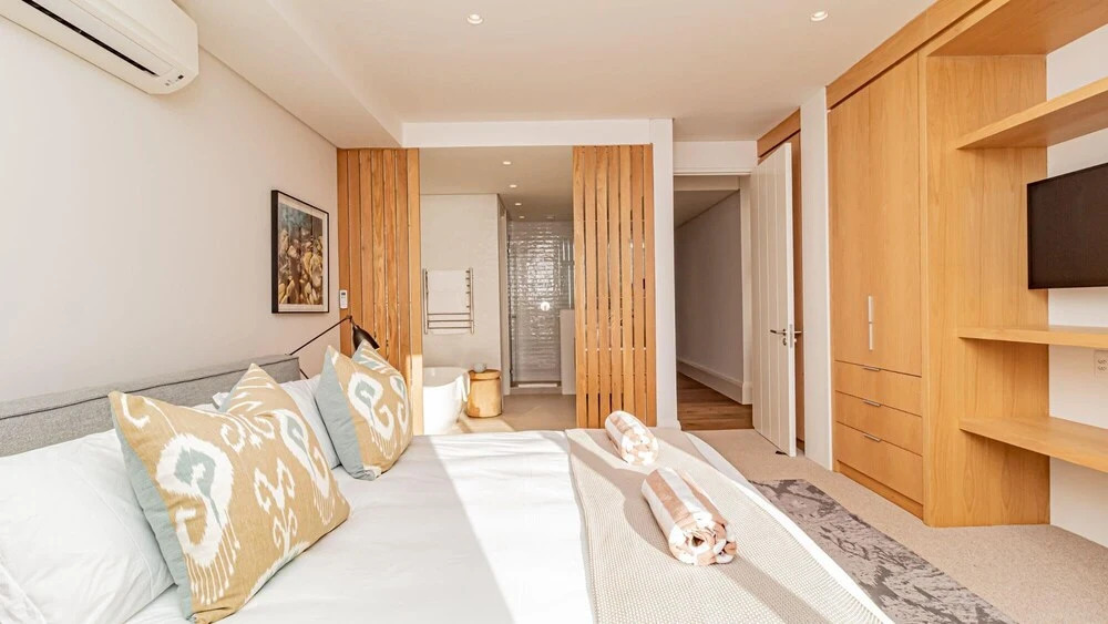 Modern Sea Point Apartment With Wonderful Sea Views Alpha Sunsets