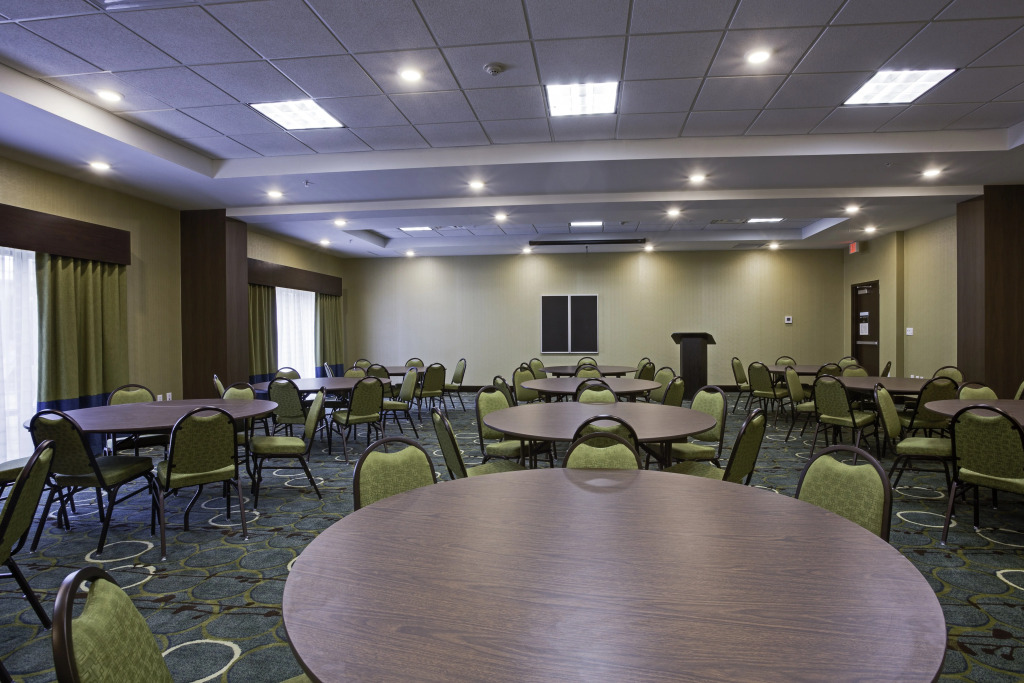 Holiday Inn Express & Suites - Orlando - Southeast by IHG