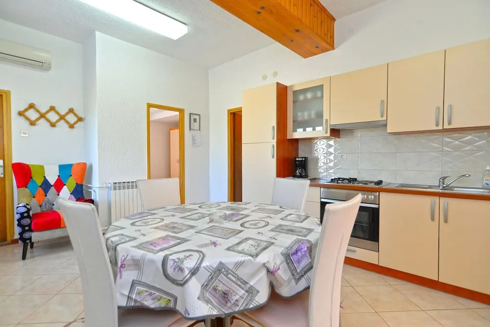 Apartment 1899
