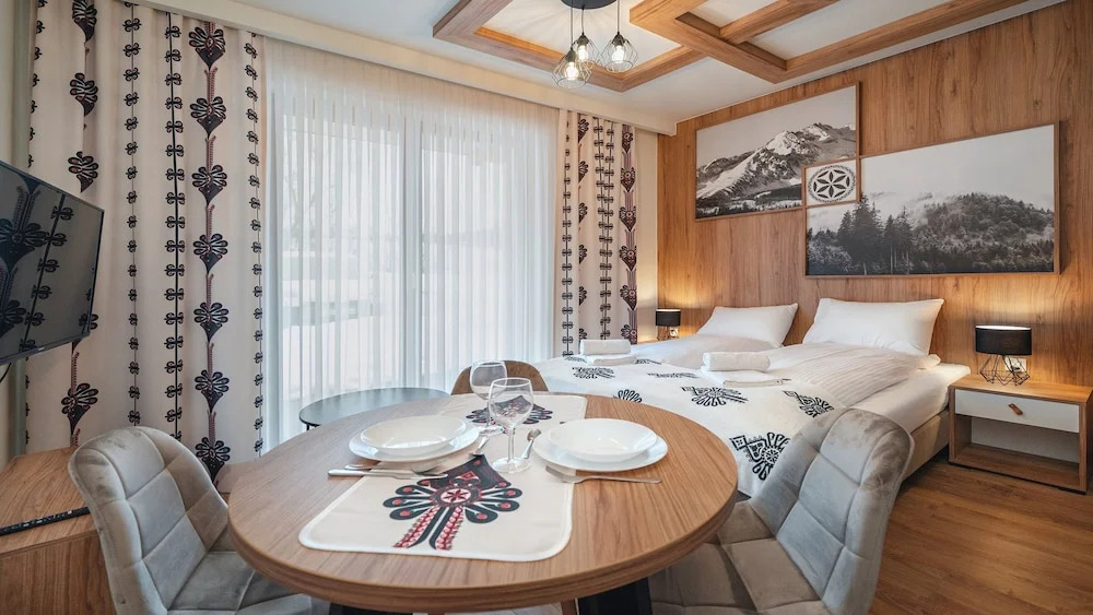 SKI Apartments, Sun & Snow