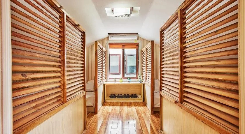 Hangzhou Xihu Qinghe Hostel