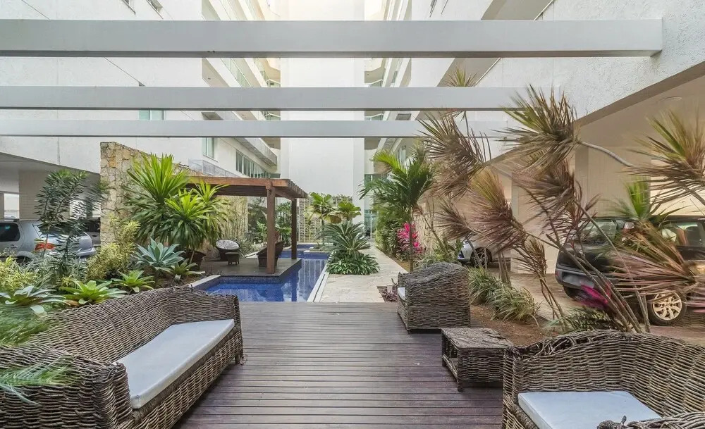 1 Bedroom Apartment in Oceanfront Condo Mnda0217