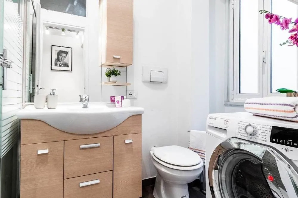 Hintown Submarine's Apartment