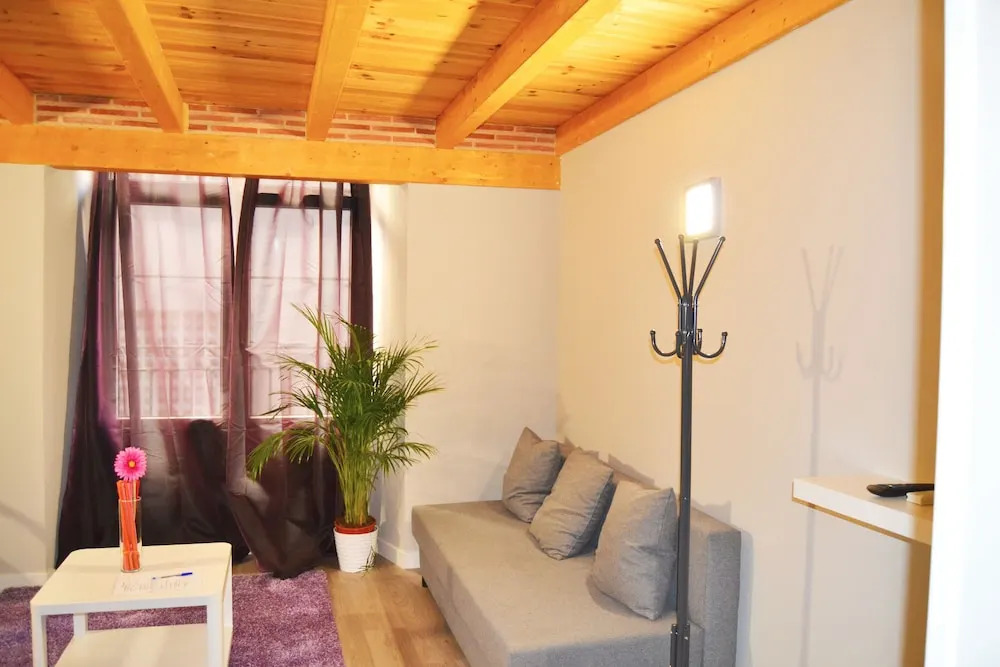 Apartamentos GO - Leopoldo Cano Center
