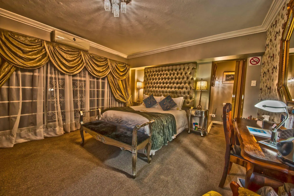 Dersley Manor