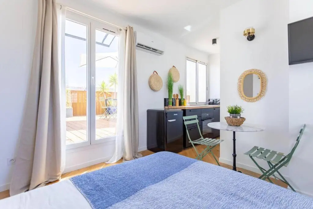 Studio ** Rooftop ** Lulli (Adults Only)