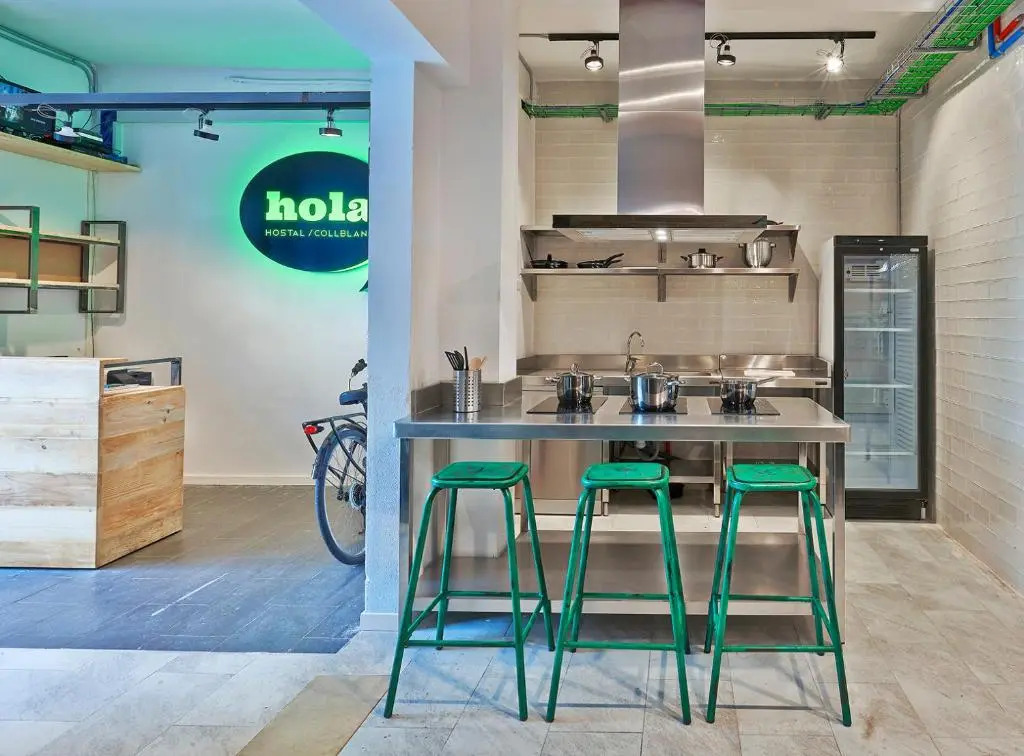 Hola Hostal Collblanc