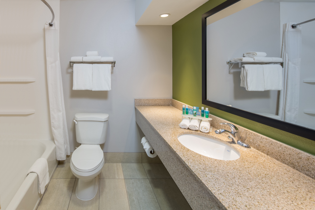 Holiday Inn Express Cedar Rapids - Collins Road by IHG