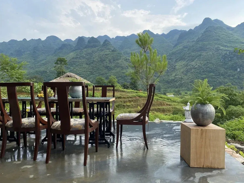 Tớ Dày Du Già Village