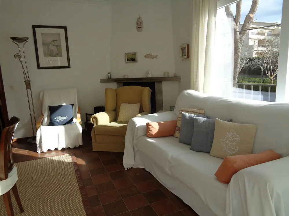 Aj-6 Calella DE Palafrugell 6 PAX