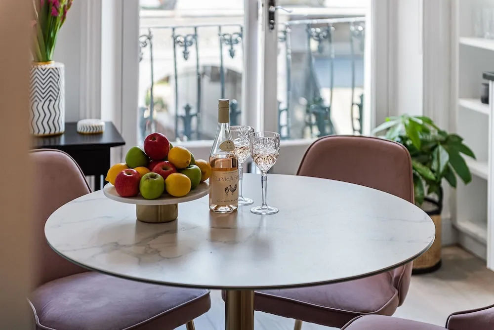 Lady on the Lane- 2 bed Primrose Hill - by Out of Office Lifestyle