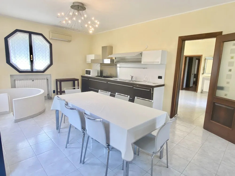 Beautiful Villa With Large Outdoor in Isola Albarella