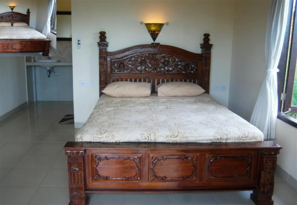 Adi Santia Bungalows