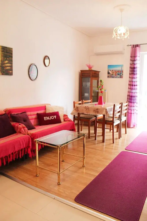 Santa Barbara s Cute Apartment